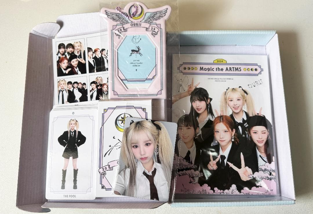 ARTMS ファンクラブキット 1期 新品未使用品 LOONA 今月の少女