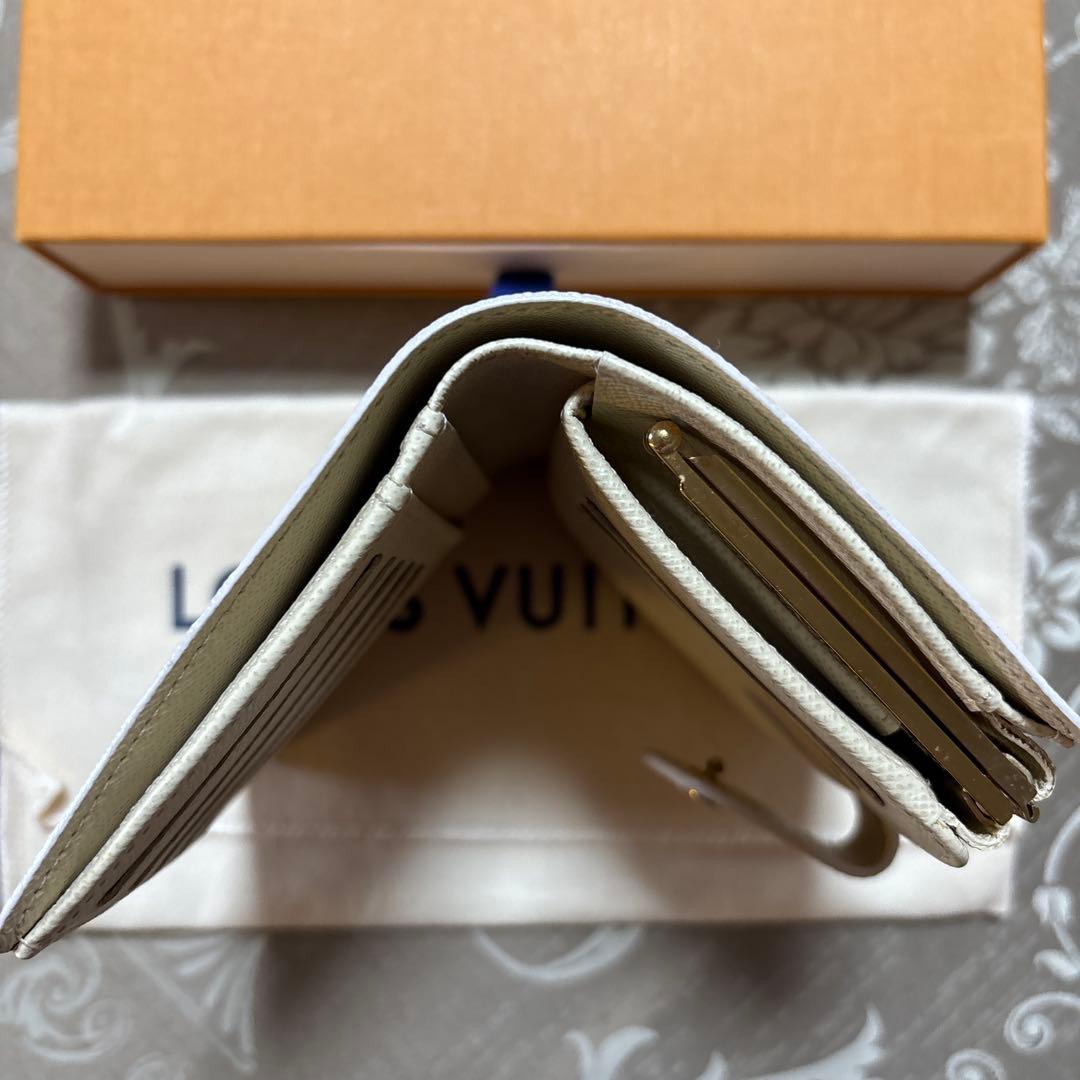 【未使用に近い】LOUIS VUITTON ダミエ アズール 二つ折り財布