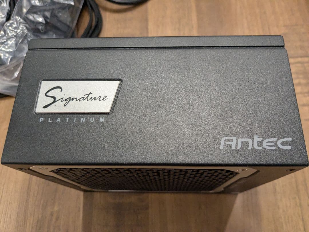Antec Signature 1300 Platinum 電源ユニット