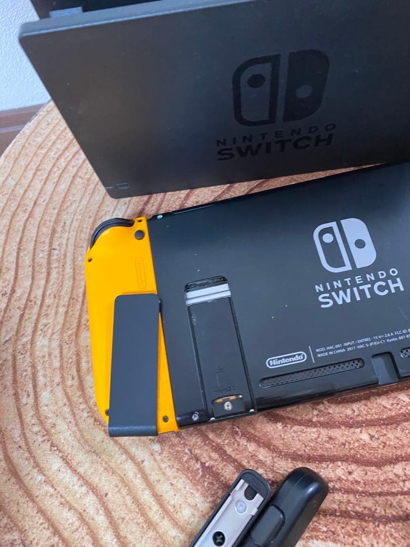 Nintendo Switch ニンテンドースイッチ本体レッド/イエロー　箱無し