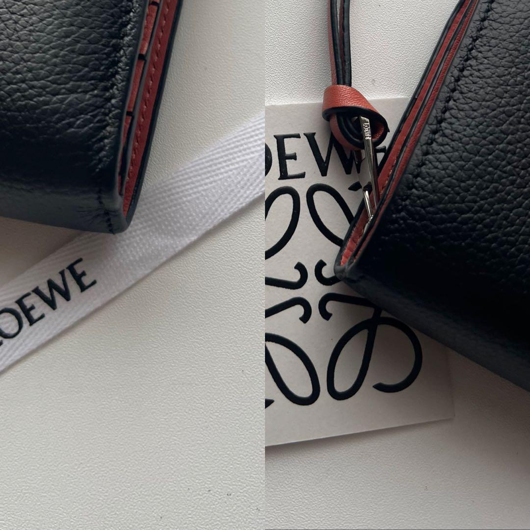 237 極上美品 LOEWE ロエベ 2つ折り財布
