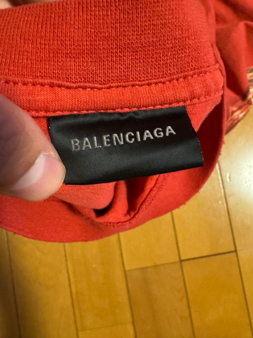BALENCIAGA Isabelle Boxy Tシャツ アンバサダー 赤