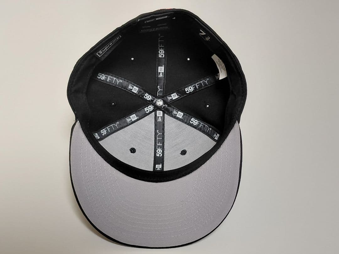 【極美品】Supreme × New Era　ツノ S Logo \"Black