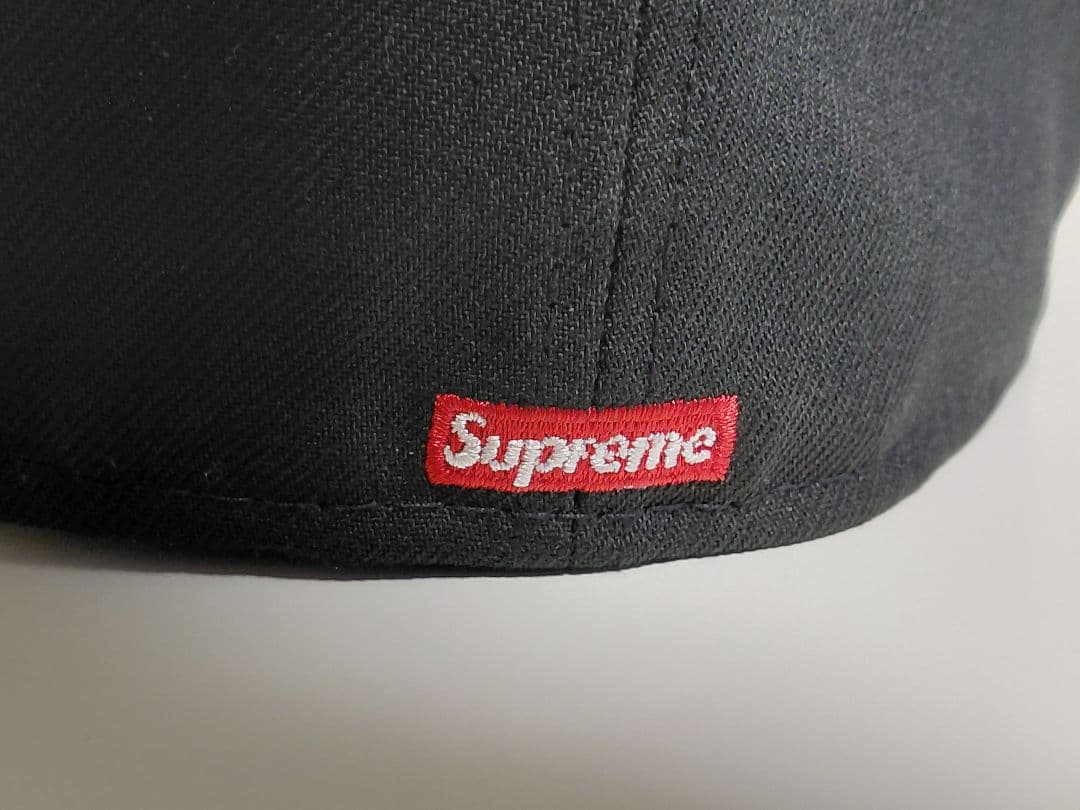 【極美品】Supreme × New Era　ツノ S Logo \"Black