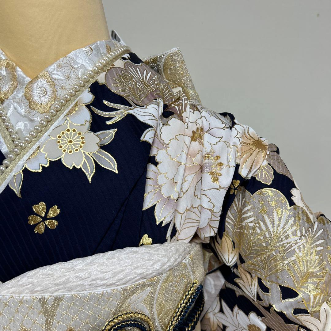 紺地の豪華な金彩振袖フルセット(着付け小物)