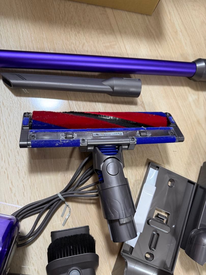 Dyson Digital Slim Fluffy　　美品（半年間利用）