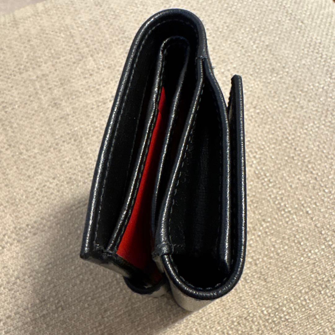 Salvatore Ferragamo ブラックレザー二つ折り財布