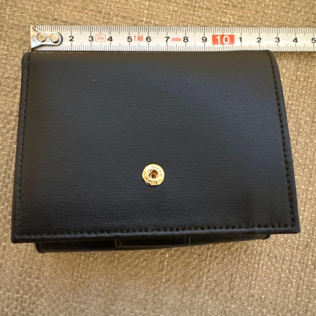 Salvatore Ferragamo ブラックレザー二つ折り財布
