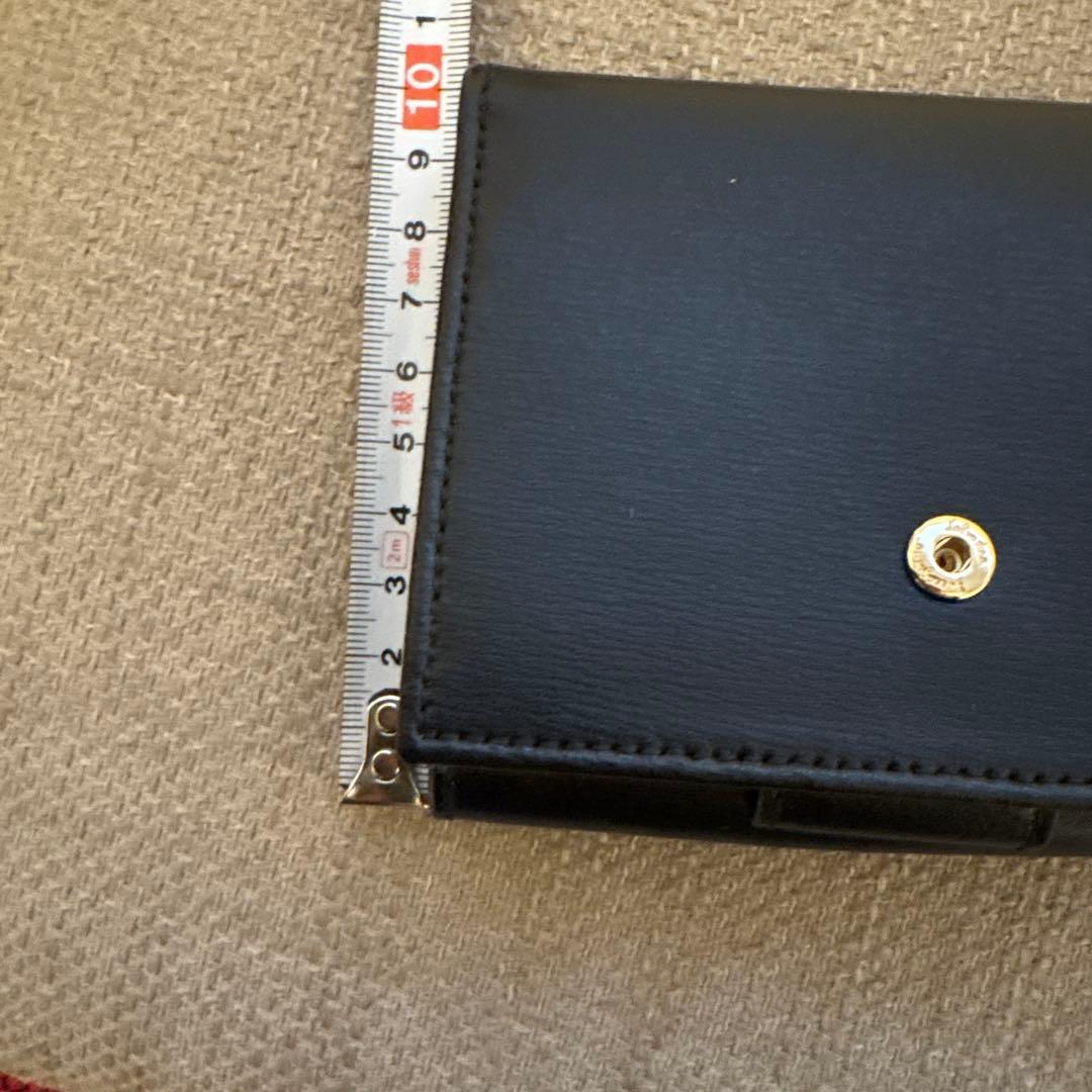 Salvatore Ferragamo ブラックレザー二つ折り財布