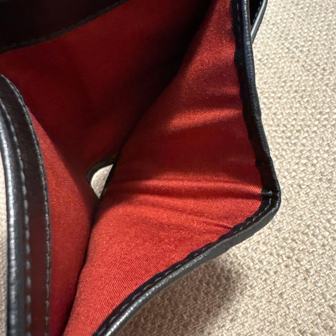Salvatore Ferragamo ブラックレザー二つ折り財布