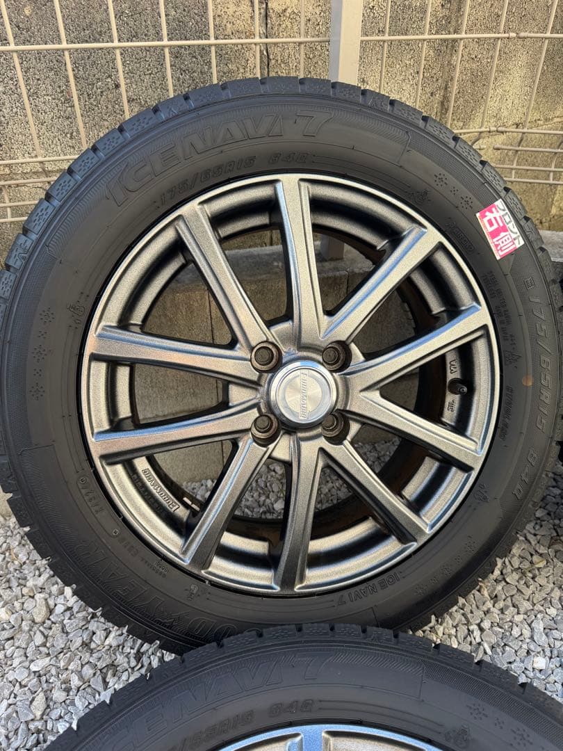 社外15インチアルミホイール175/65R15 スタッドレスタイヤ付き４本SET