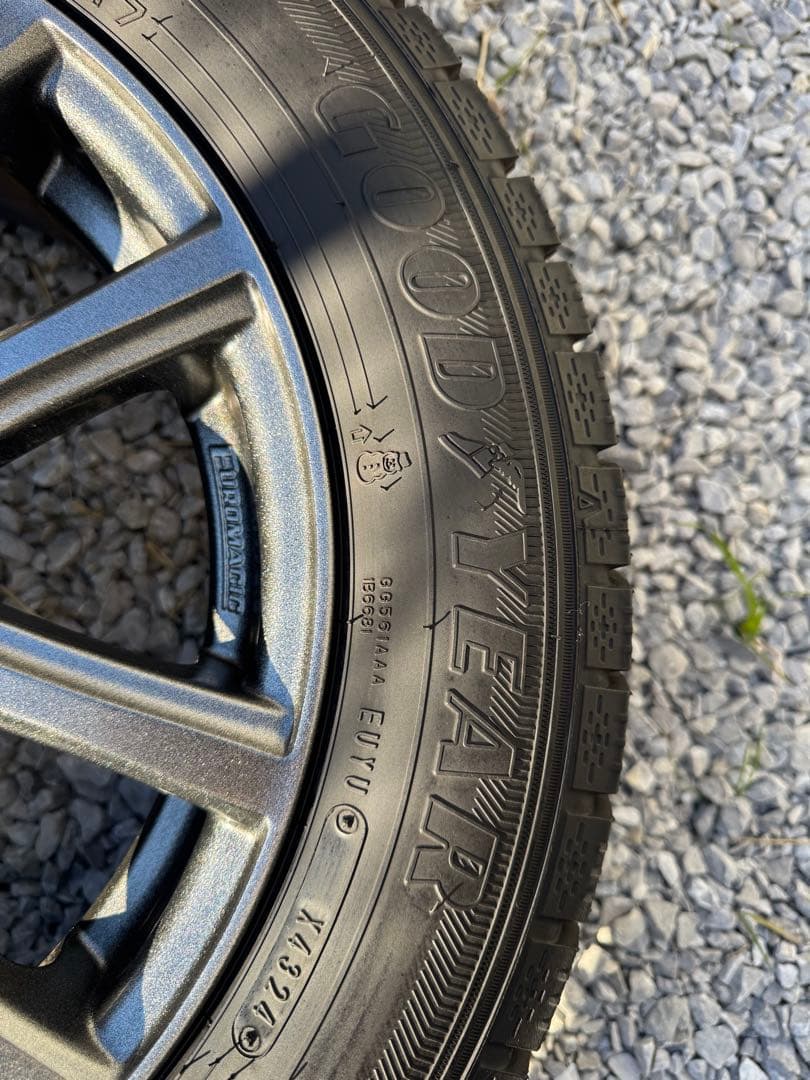 社外15インチアルミホイール175/65R15 スタッドレスタイヤ付き４本SET