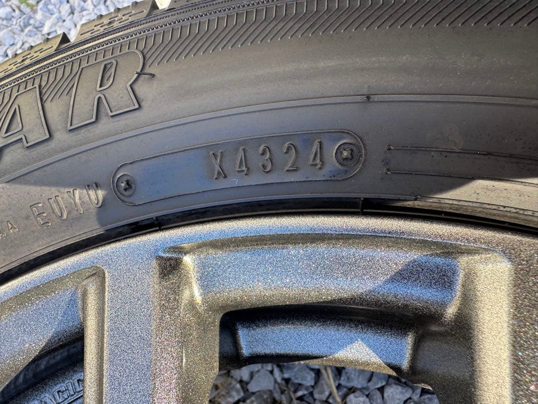 社外15インチアルミホイール175/65R15 スタッドレスタイヤ付き４本SET