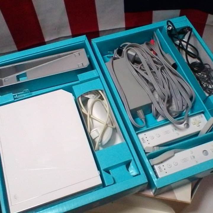 【おうち時間】Wii本体 WiiFitPlus ソフト3本