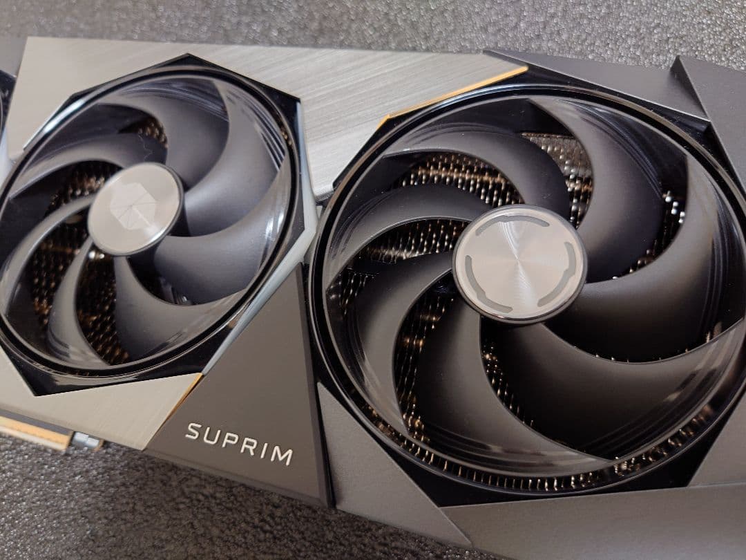 グラフィックボード・グラボ・ビデオカード MSI GeForce RTX5090 32G SUPRIM SOC