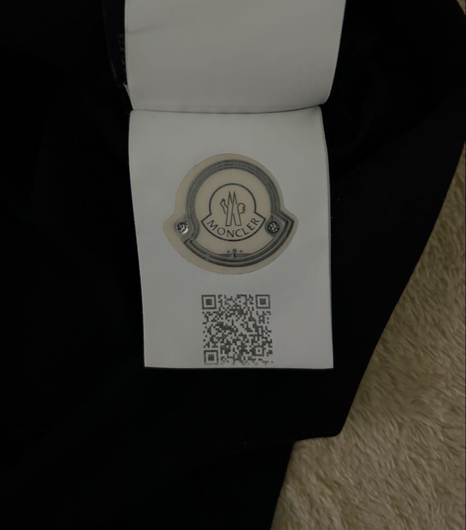 【美品】MONCLER モンクレール Tシャツ ブラック ワッペンロゴ S