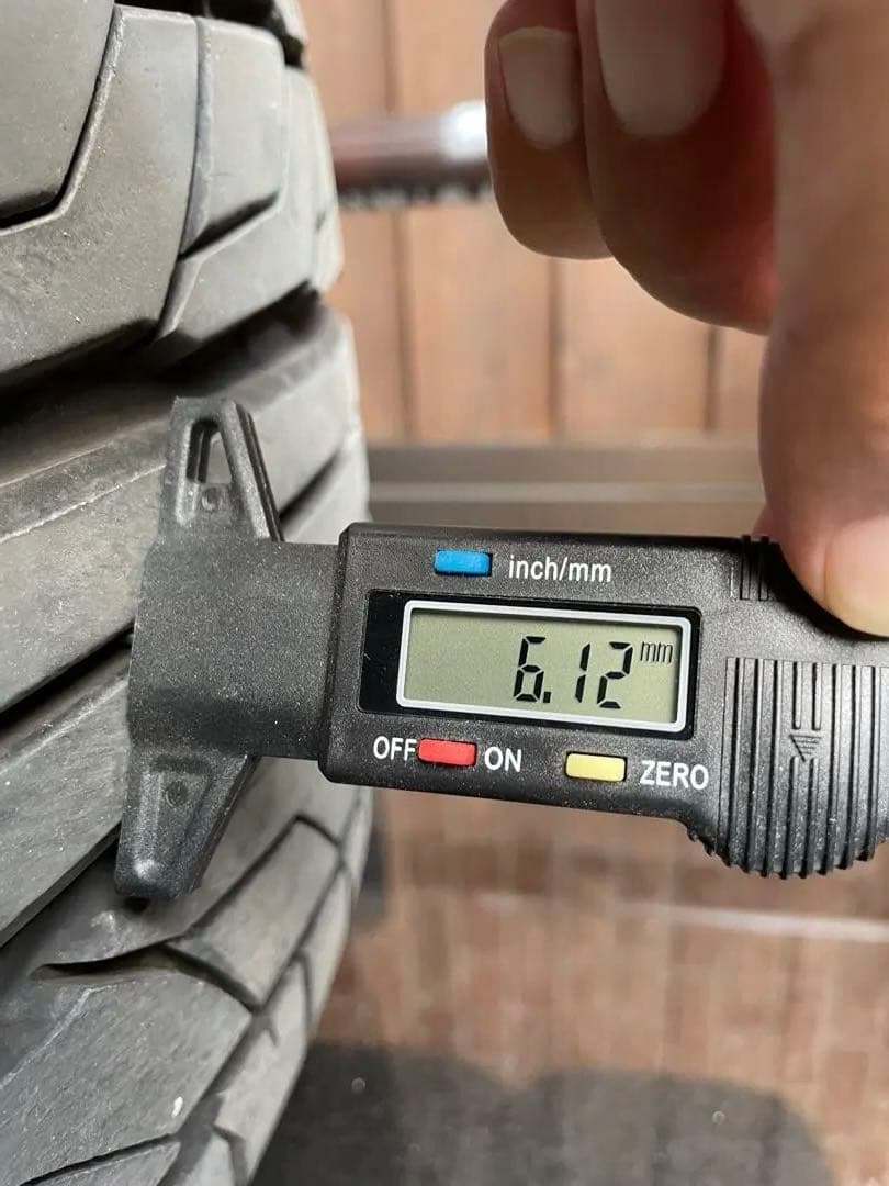 NITTO 255/30R21 6分山以上　2021年製造　側面一部ゴムえぐれ