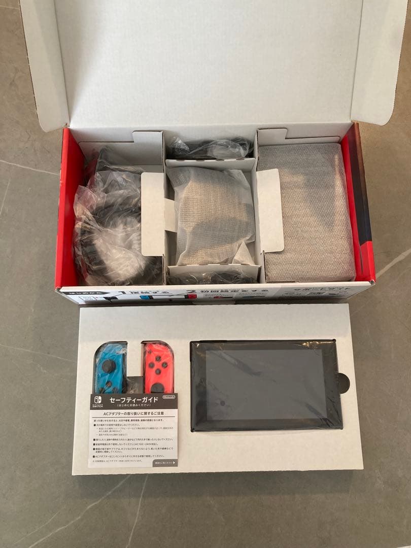 値引Nintendo Switchバッテリー強化版 ケース付き　ネオンレッド