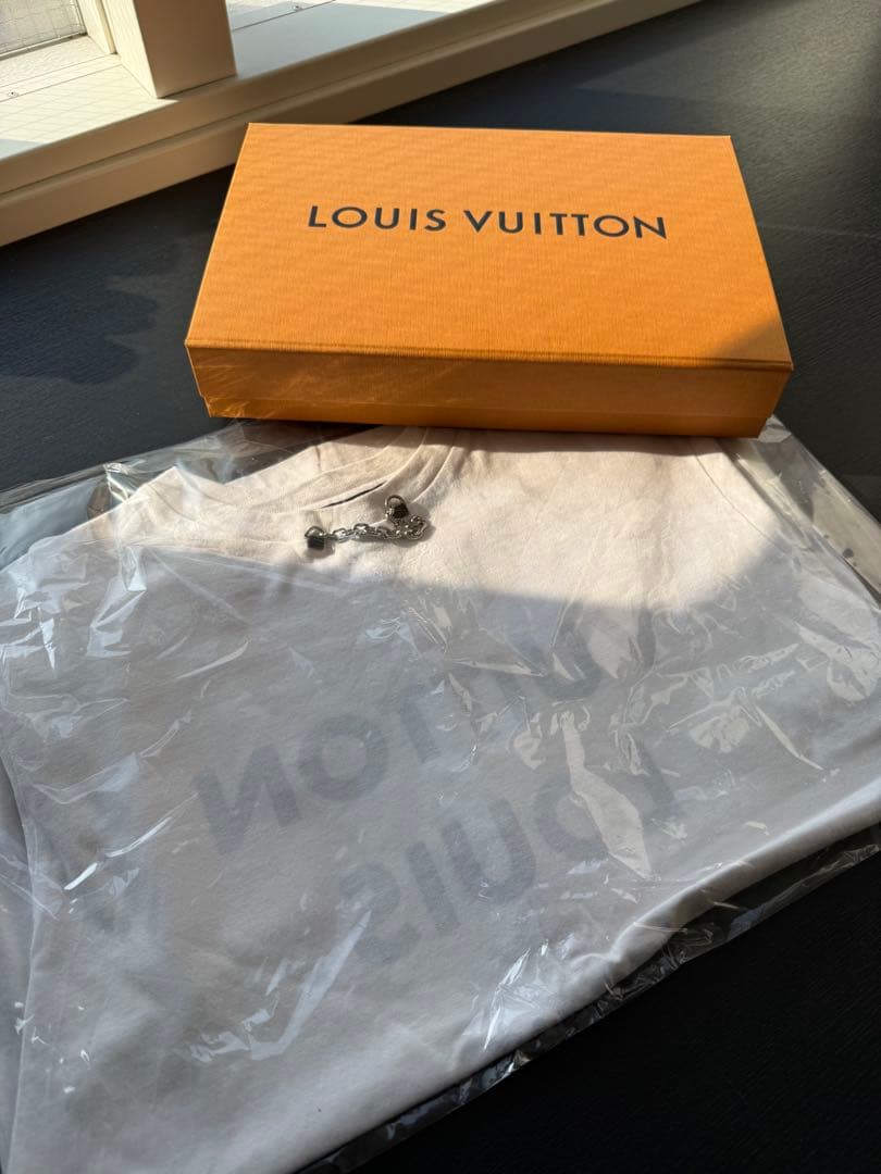 Lulu LOUIS VUITTON ホワイト Tシャツ Sサイズ