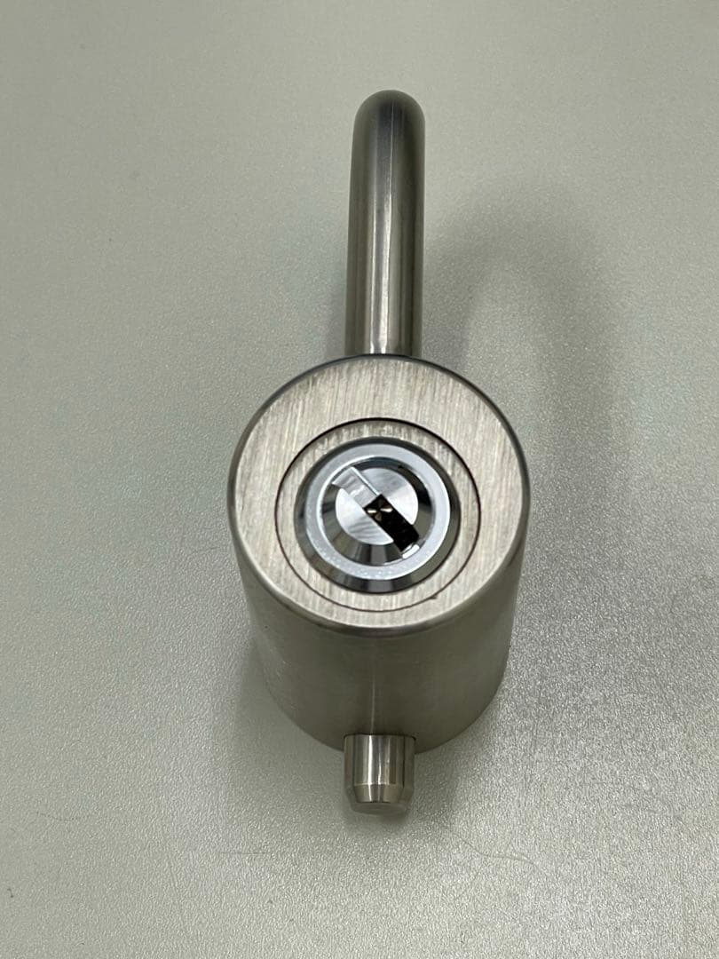 タキゲン製　C-1557(#TAK80) ステンレス パドロック　ゴムキャップ付