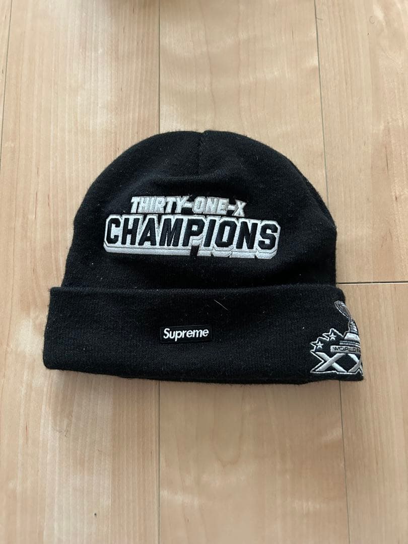 Supreme × New Era 31 Championship Beanie