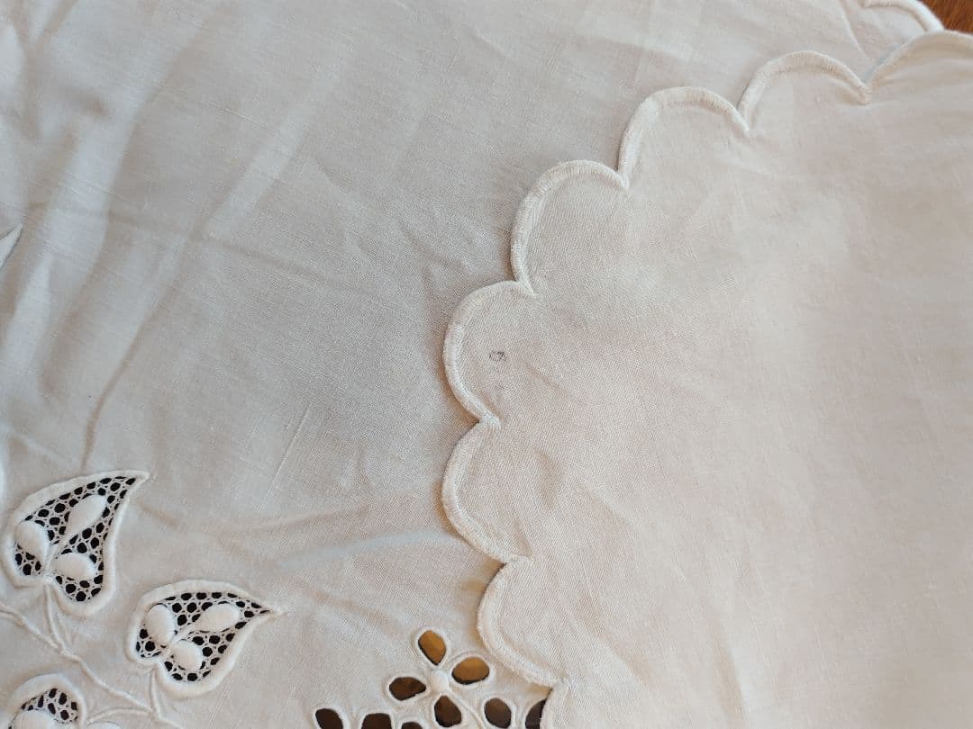 刺繍模様 テーブルクロスビンテージ