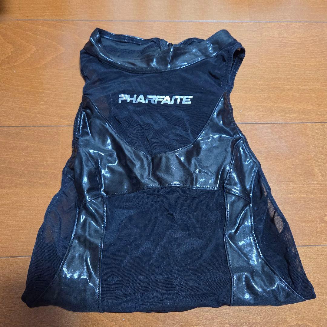 PHARFAITE ブラック ハイネック水着