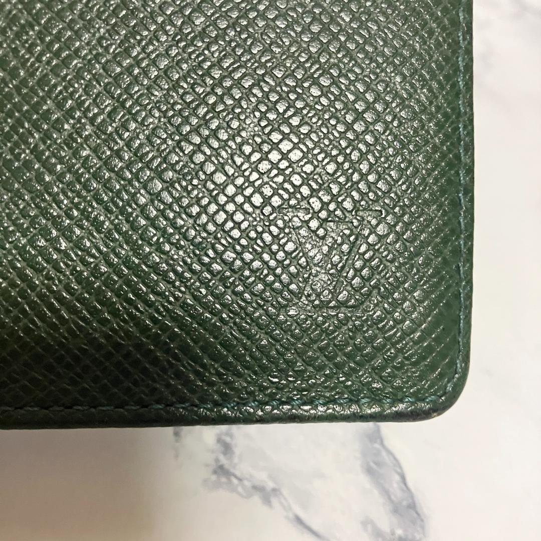 B974【人気】LOUIS VUITTON★タイガ 二つ折り財布 ダークグリーン
