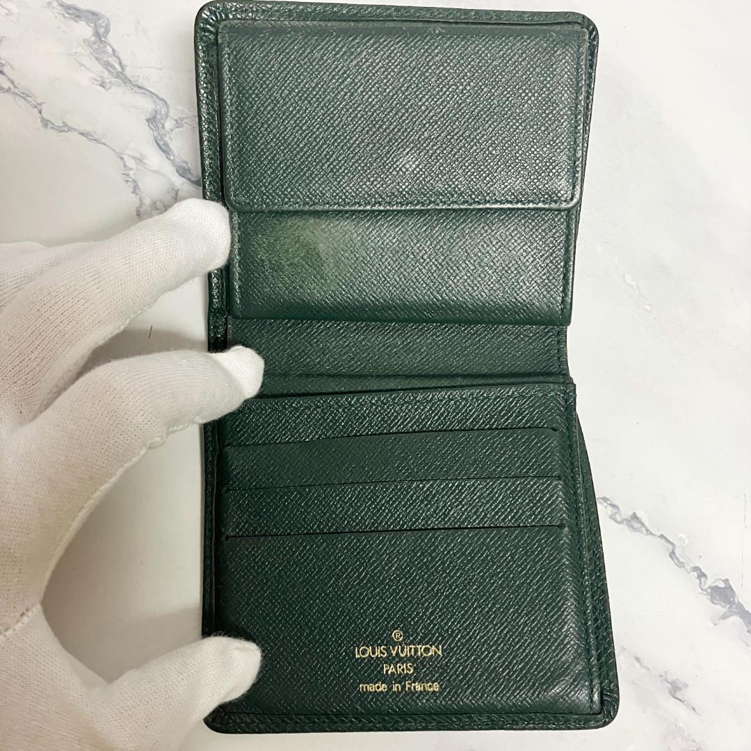B974【人気】LOUIS VUITTON★タイガ 二つ折り財布 ダークグリーン