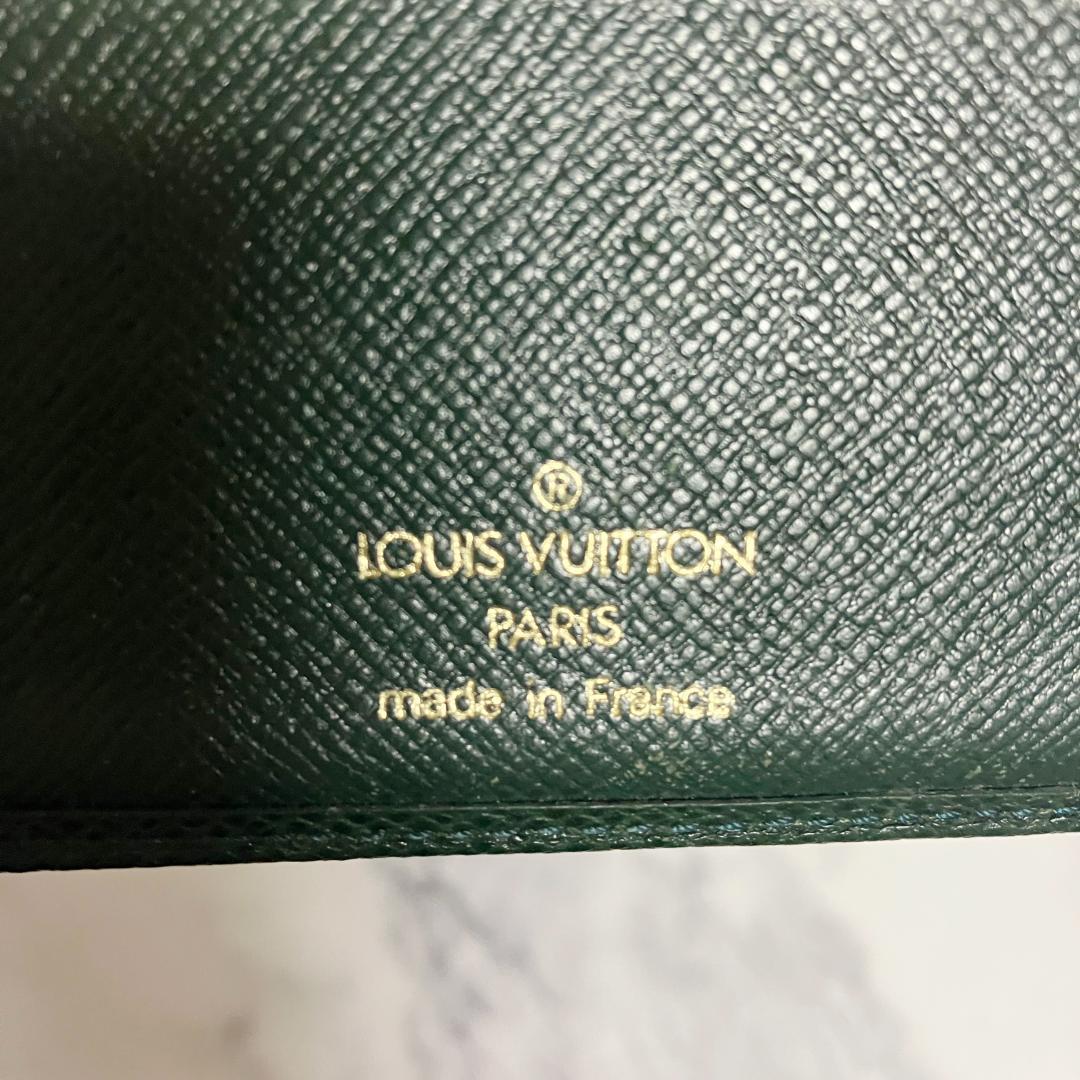 B974【人気】LOUIS VUITTON★タイガ 二つ折り財布 ダークグリーン