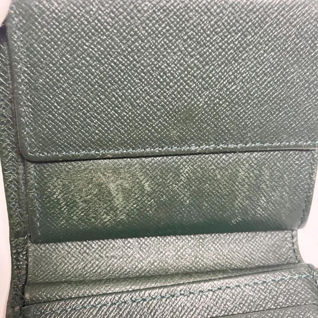 B974【人気】LOUIS VUITTON★タイガ 二つ折り財布 ダークグリーン