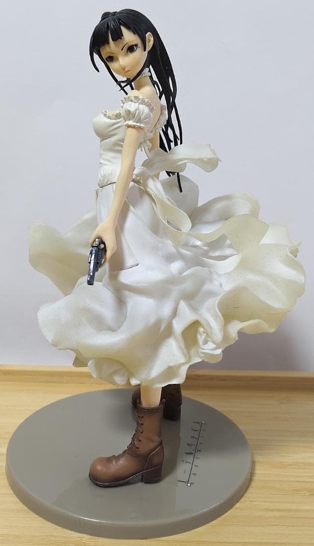 エーデルヴァイス 史絵　フィギュア