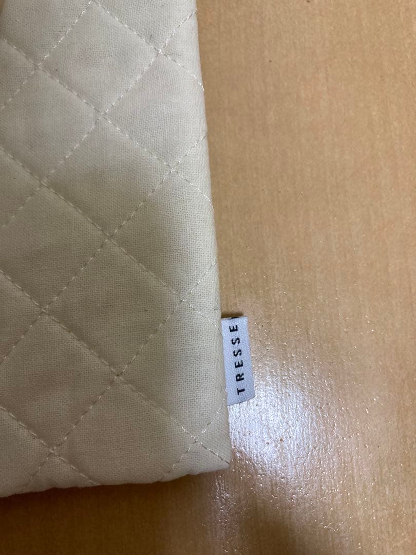 TRESSE アイボリーマーブル模様　カチューシャ　袋付き未使用品