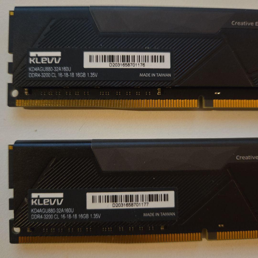 メモリー KLEVV BOLT X DDR4 32gb(16x2) 3200MHz