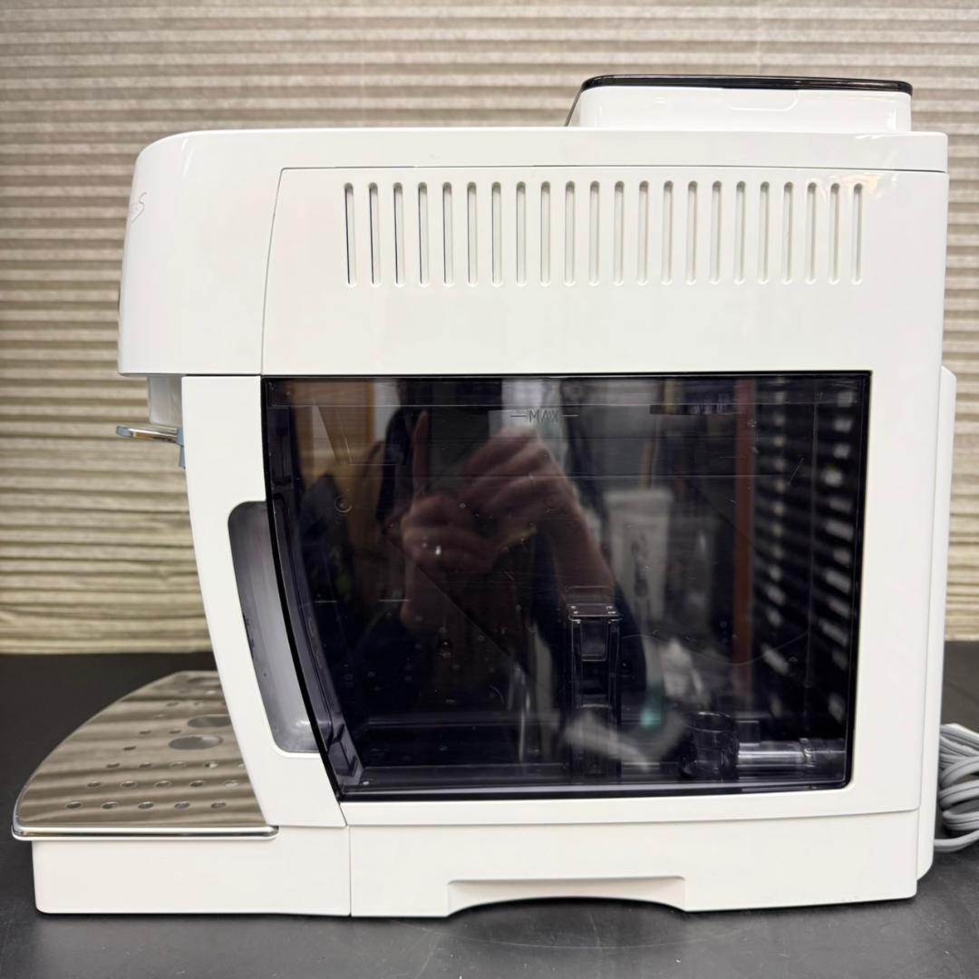 ☆デロンギ　全自動コーヒーメーカー　マグニフィカS　ECAM22112W