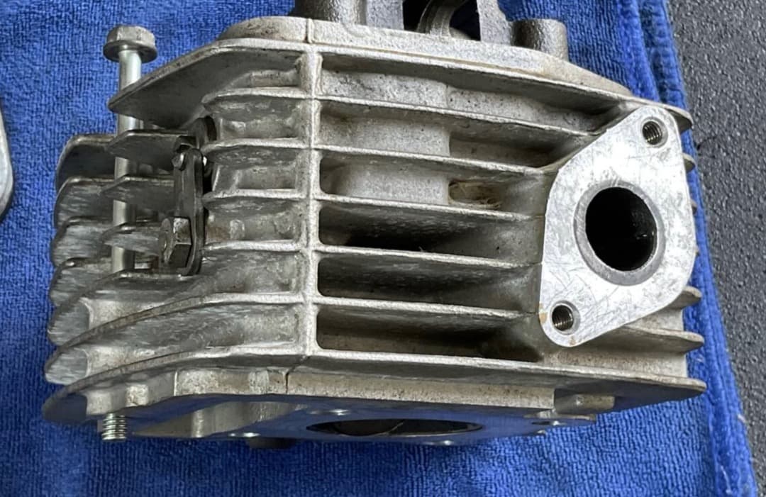 t*a様 ホンダ　エイプ50 キャブ車　純正　シリンダーヘッド