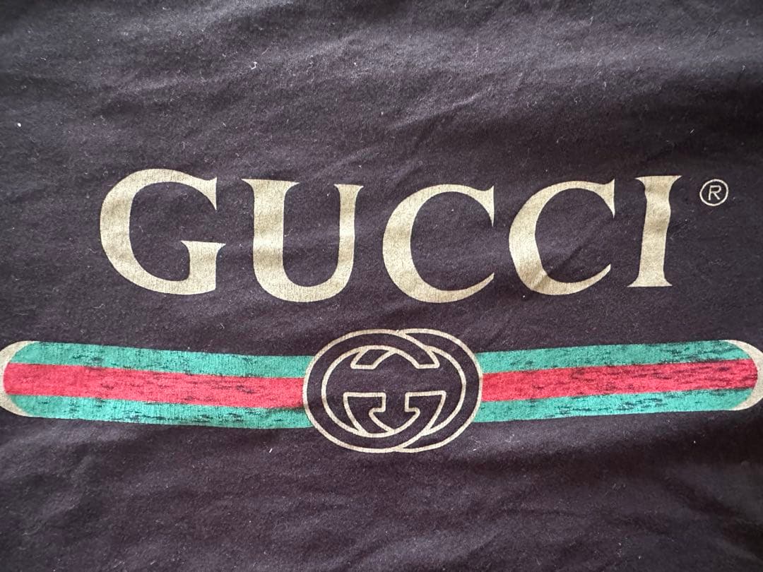 GUCCI クラシック ロゴ　Tシャツ