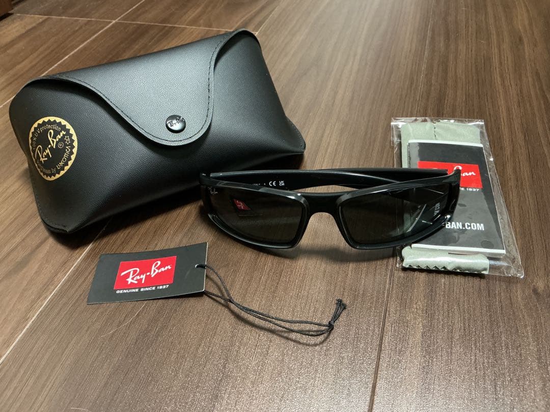 リー3House着用 ray ban RB4335
