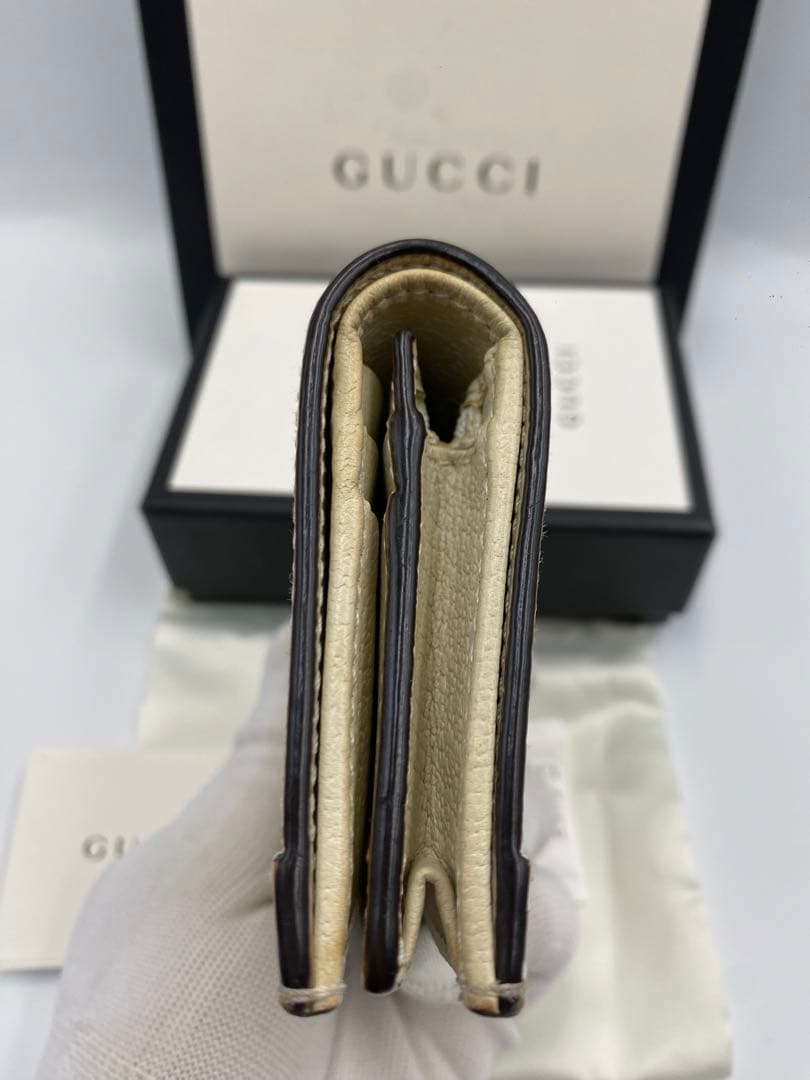 美品‼️グッチ 二つ折り財布 オフディア GGマーモントシェリーライン