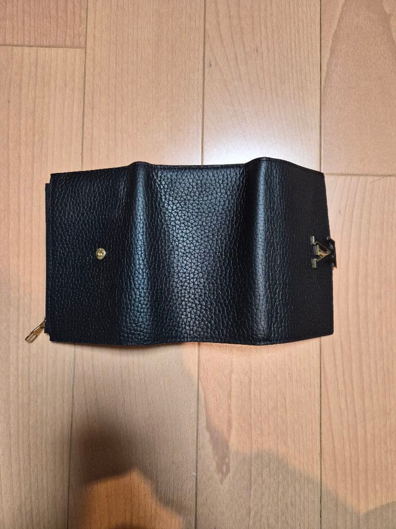 ルイヴィトン カプシーヌコンパクト美品