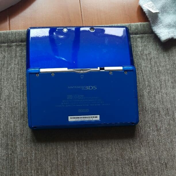 ニンテンドー3DS  ブルー