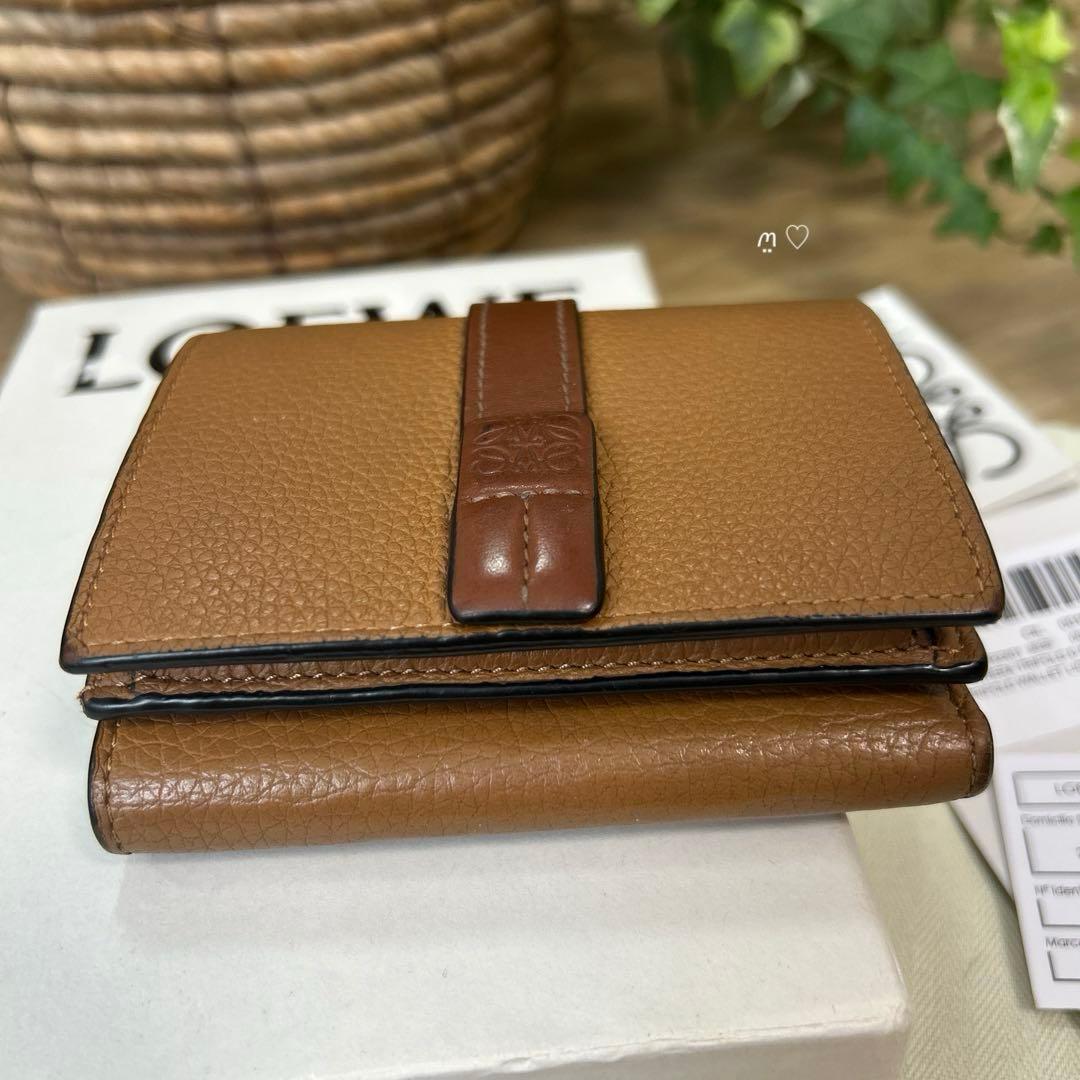 LOEWE　ロエベ　トライフォールドウォレット　三つ折り　コンパクトミニ財布