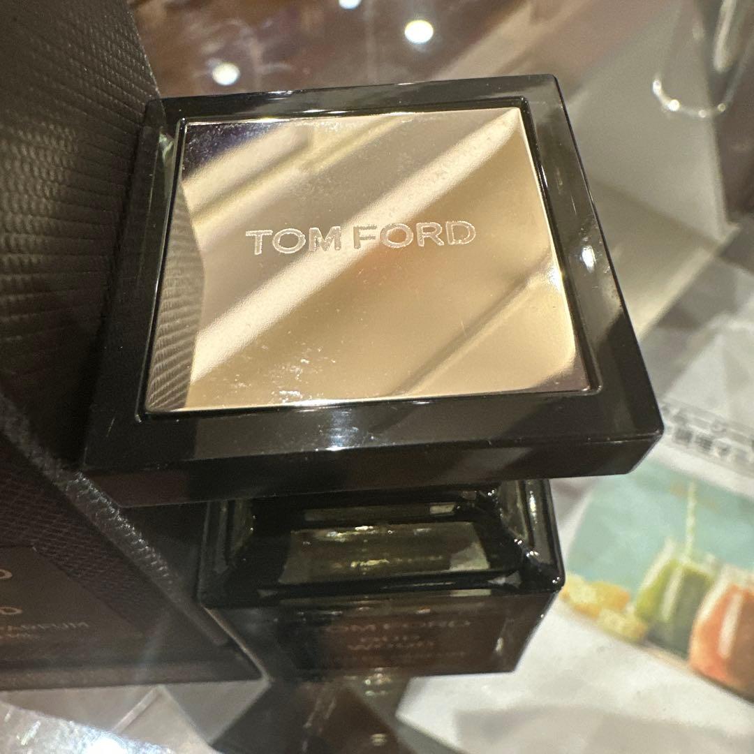 トムフォード香水OUD WOOD 30ml