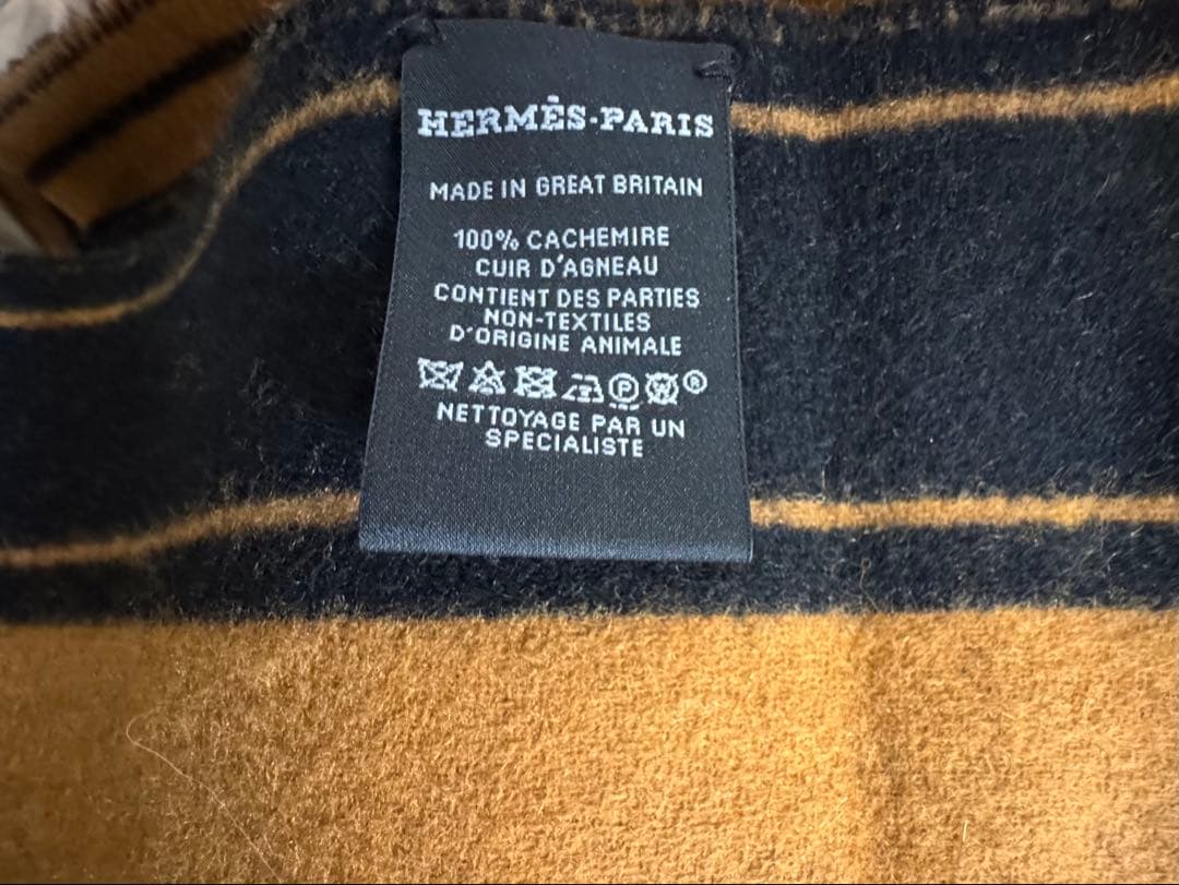 HERMES￤マフラー 《クレ・ドゥ・H》