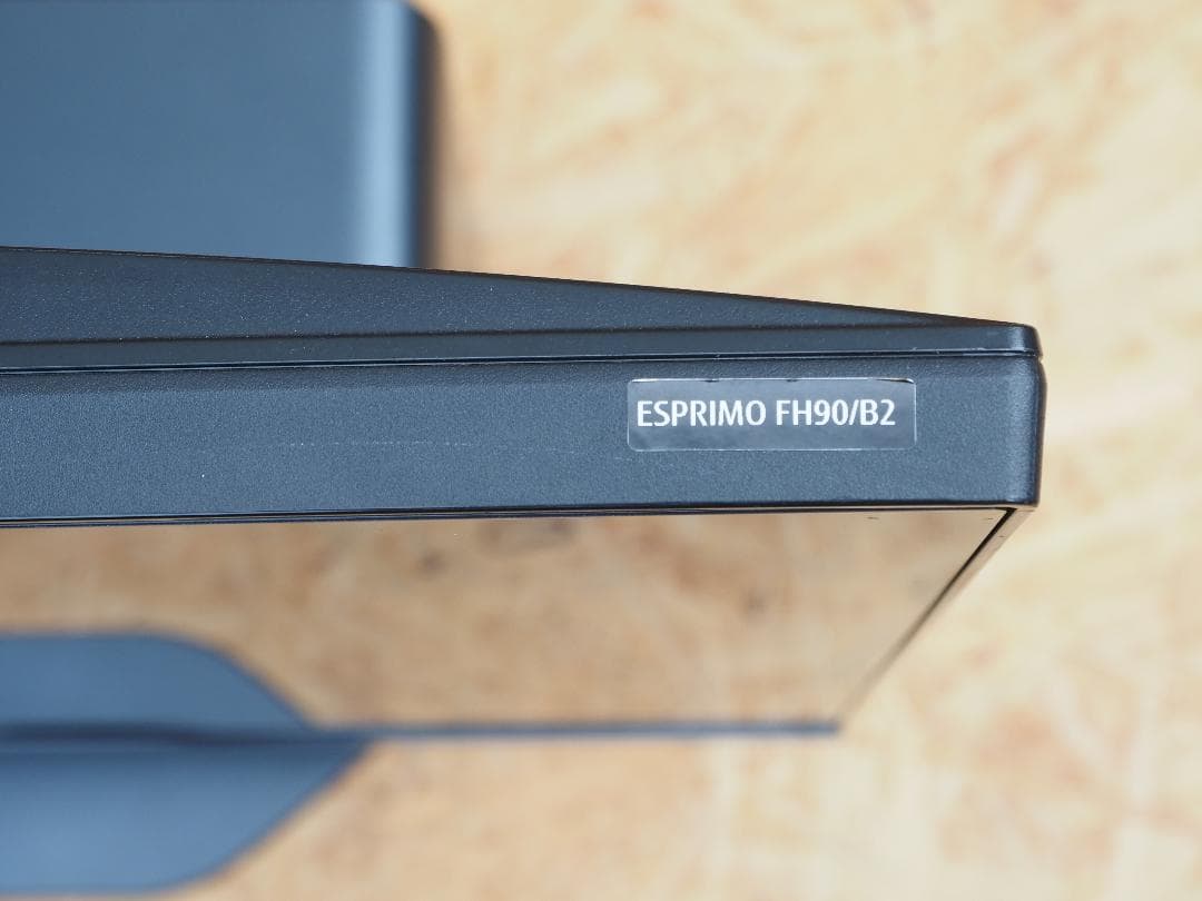FMV FH90/B2　27インチ 液晶一体型デスクトップ テレビ機能付