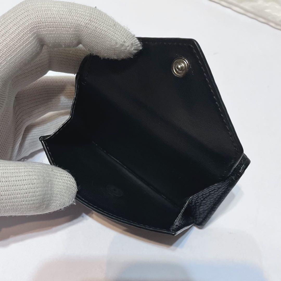 プラダ 三角ロゴ ヴィッテロ メタルロゴ レザー 3つ折り財布 RFID搭載