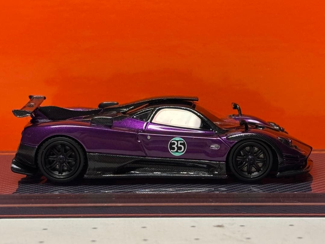 U2 model 1/64 パガーニ ゾンダ 760LH