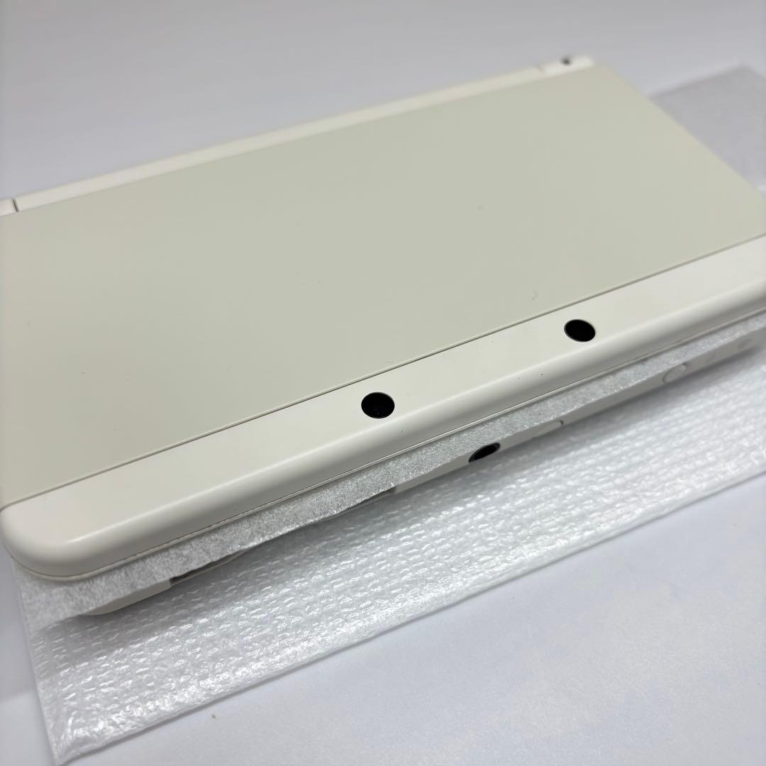 2449【ほぼ新品】Newニンテンドー3DS きせかえプレート ホワイト