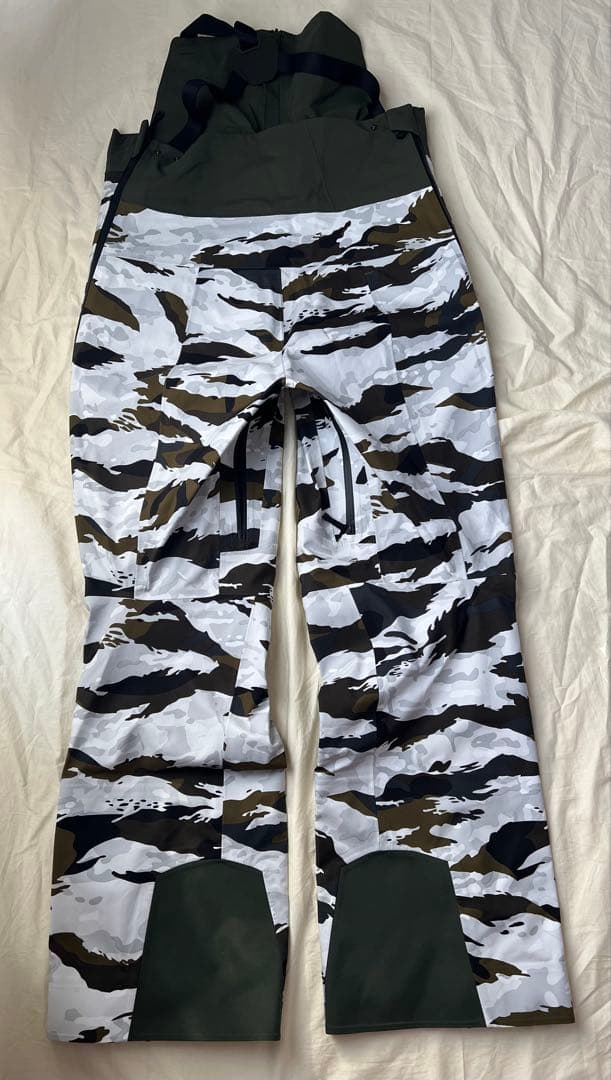 【新品】ノースフェイス メンズ スノボ ウェア ビブパンツ アウトドア スキー