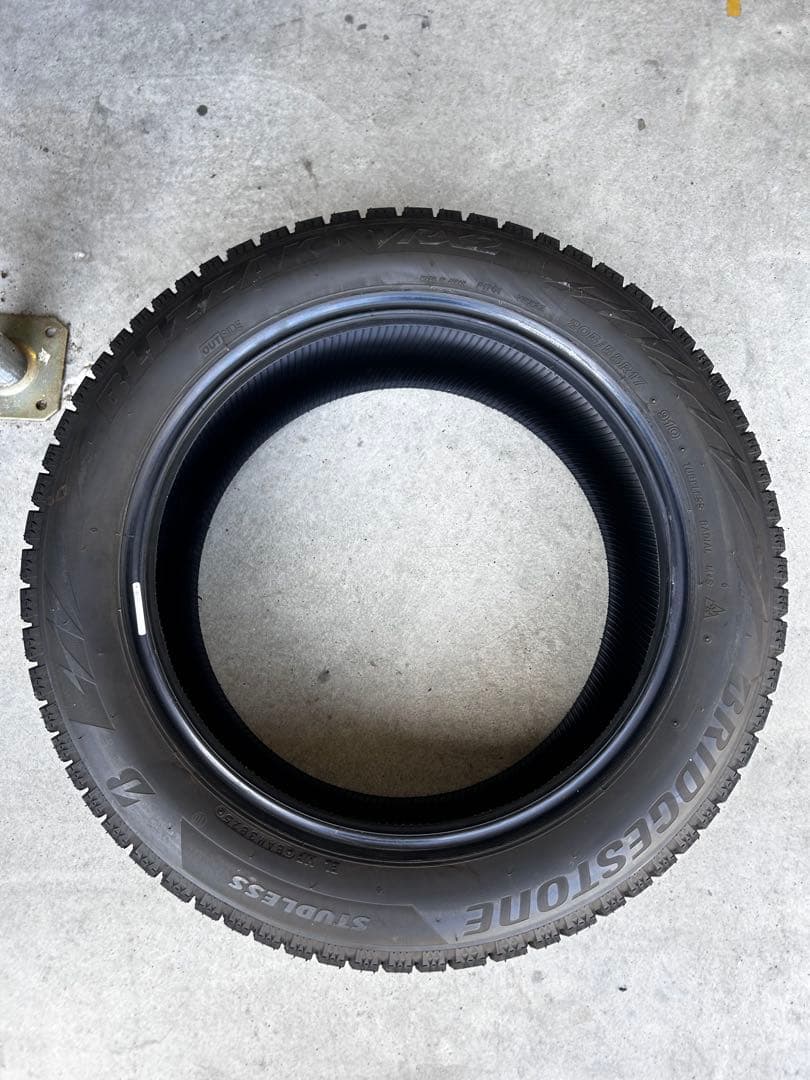 205/55R17 BLIZZAK VRX2スタッドレス中古タイヤ